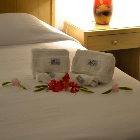 West Plaza Desekel Hotel Koror Kültér fotó