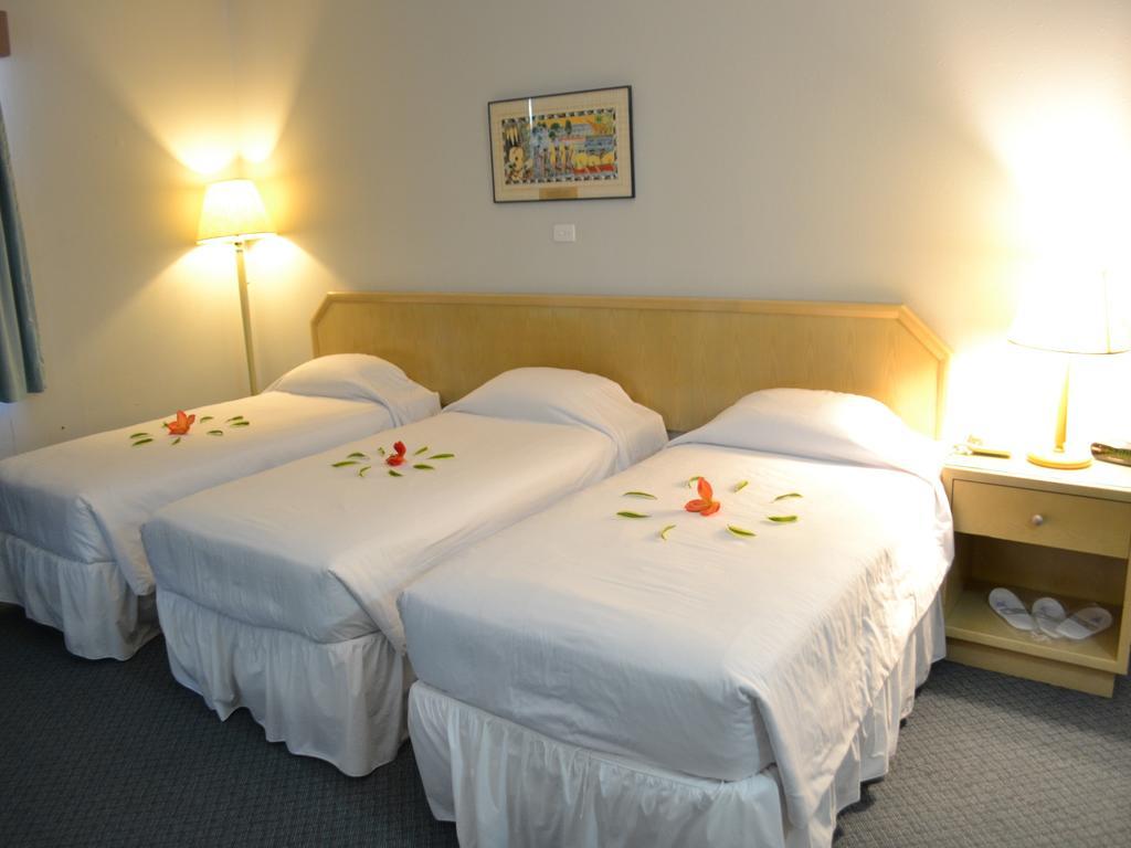 West Plaza Desekel Hotel Koror Kültér fotó
