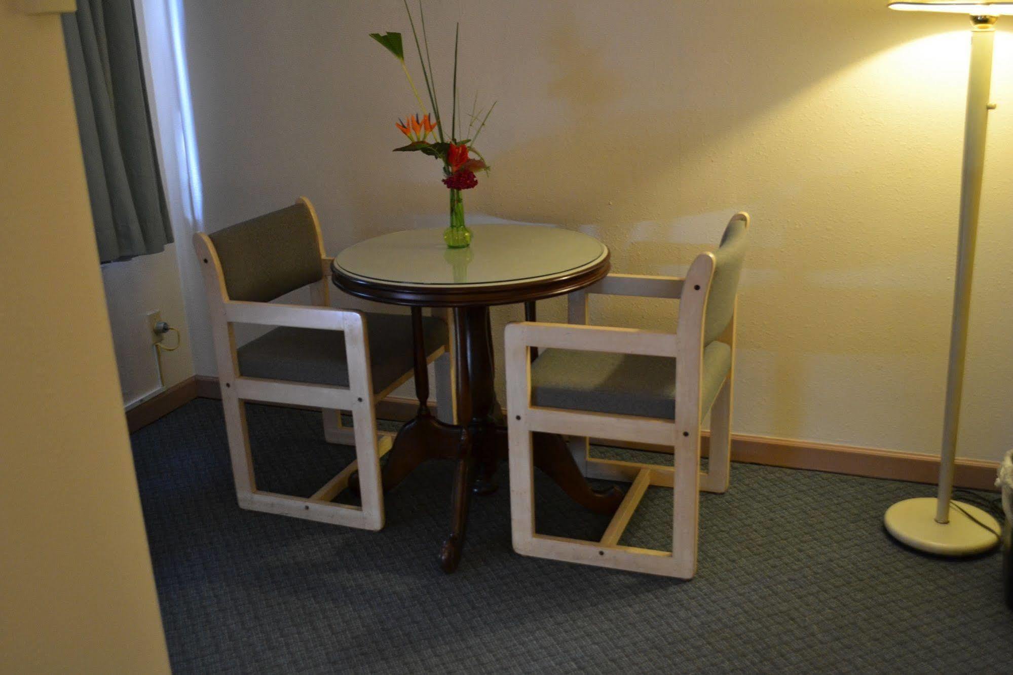 West Plaza Desekel Hotel Koror Kültér fotó