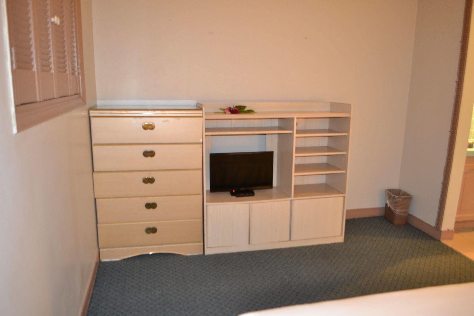 West Plaza Desekel Hotel Koror Kültér fotó