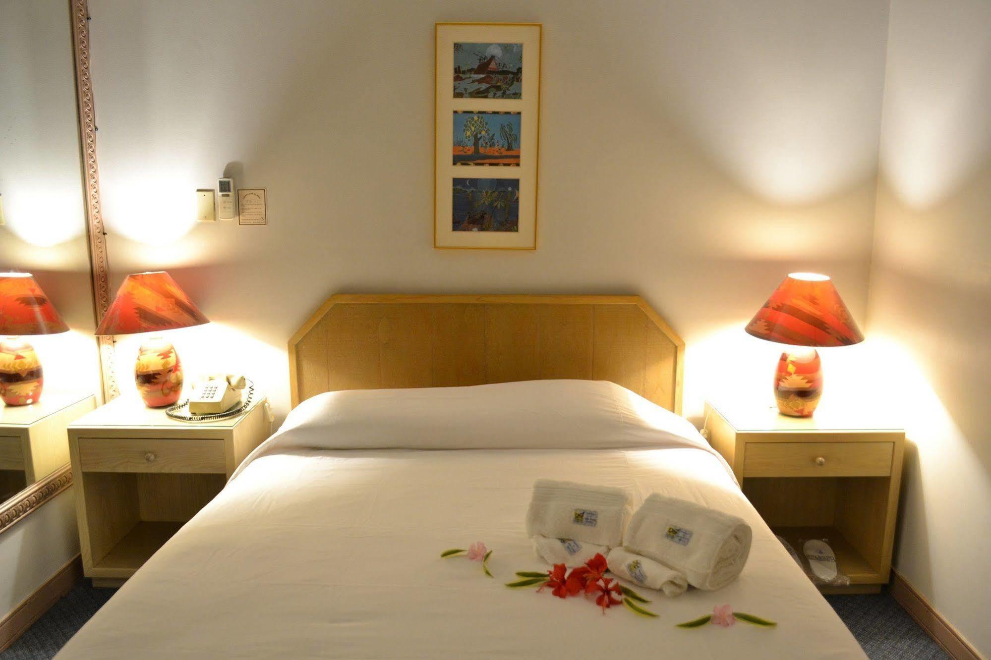 West Plaza Desekel Hotel Koror Kültér fotó