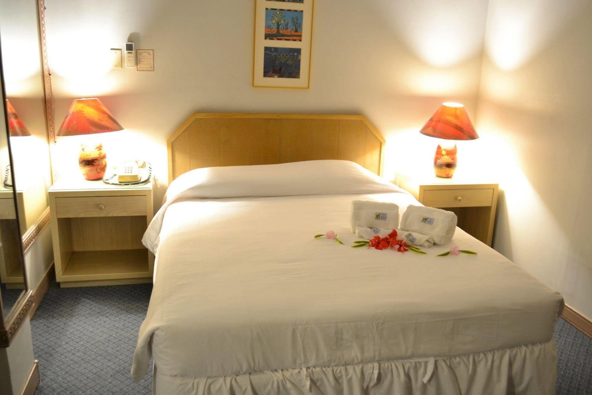 West Plaza Desekel Hotel Koror Kültér fotó