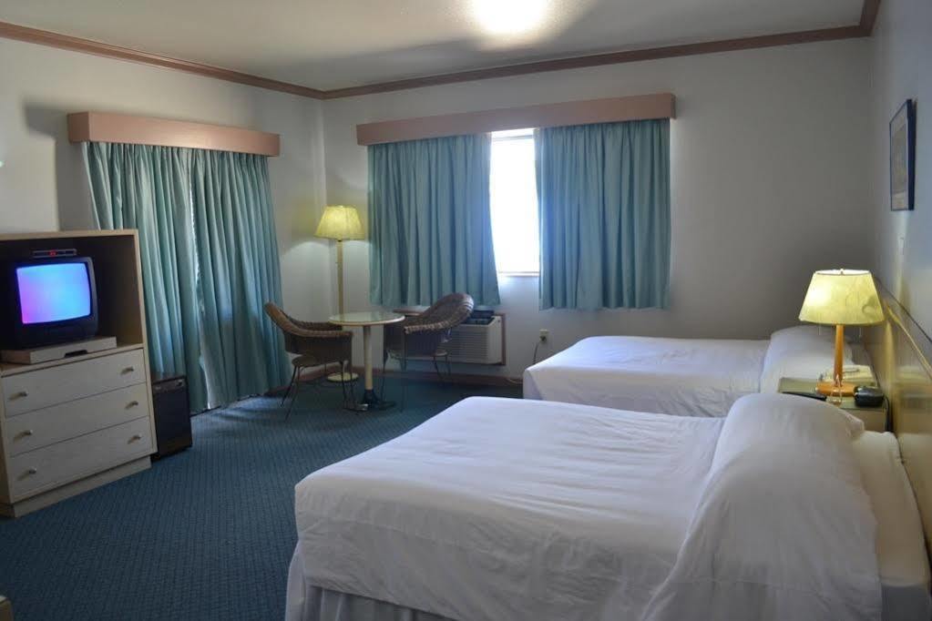 West Plaza Desekel Hotel Koror Kültér fotó