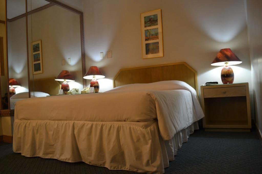West Plaza Desekel Hotel Koror Kültér fotó