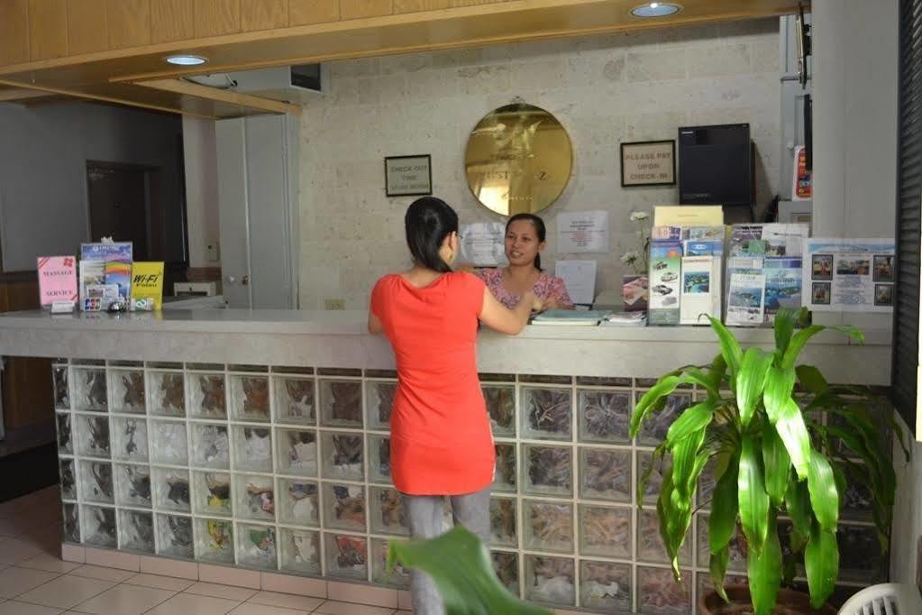 West Plaza Desekel Hotel Koror Kültér fotó