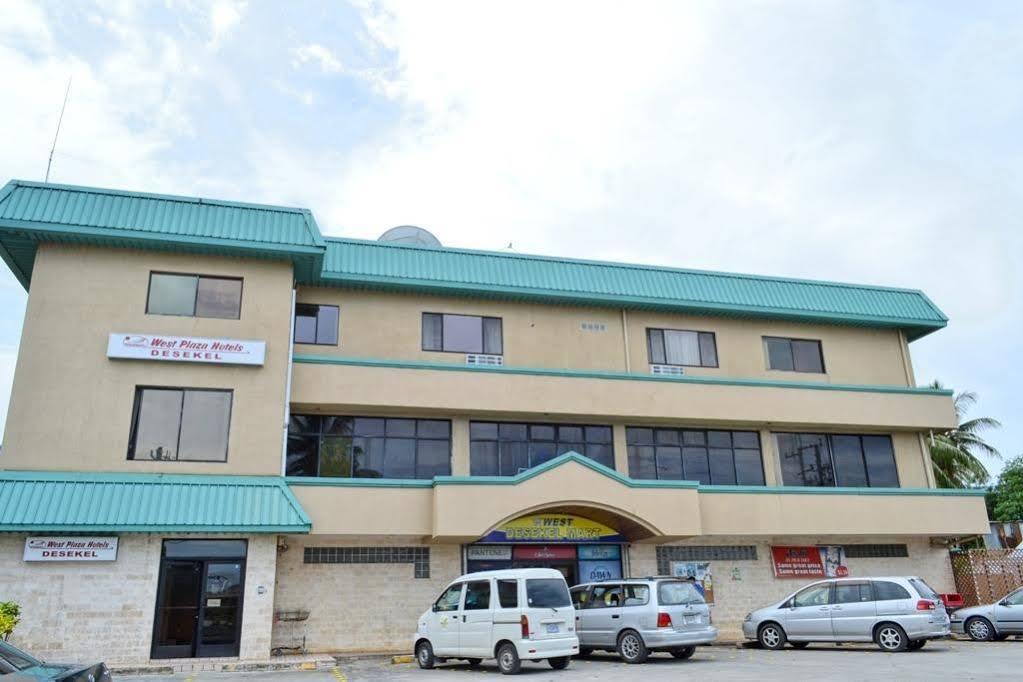 West Plaza Desekel Hotel Koror Kültér fotó